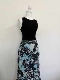 Image 2 of Vintage floral blu skirt // 36