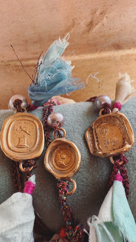 Image of Capsule Seal ~ bracciali ~ choker Part. 1