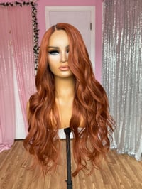 Image 4 of Spice wig dark root