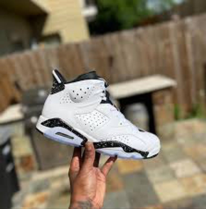 Image of Retro Jordan 6 “White & Black”