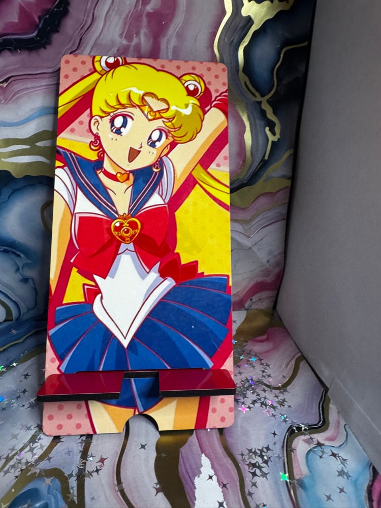 Image of Moonlit Guardian phone stand