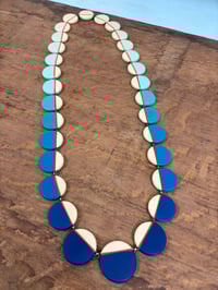 Image 1 of NEW blue colour fade circles necklace
