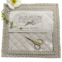 Image 1 of Queen Anne’s Lace Travel Pouch