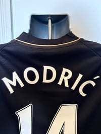 Image 5 of Tottenham Hotspur “MODRIĆ 14” 2008/09 Third Shirt + PL patches (L)