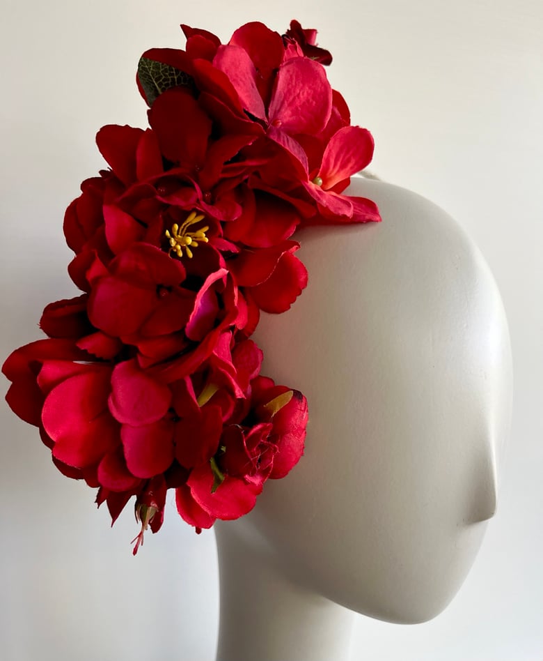 Image of Red flower trail #2