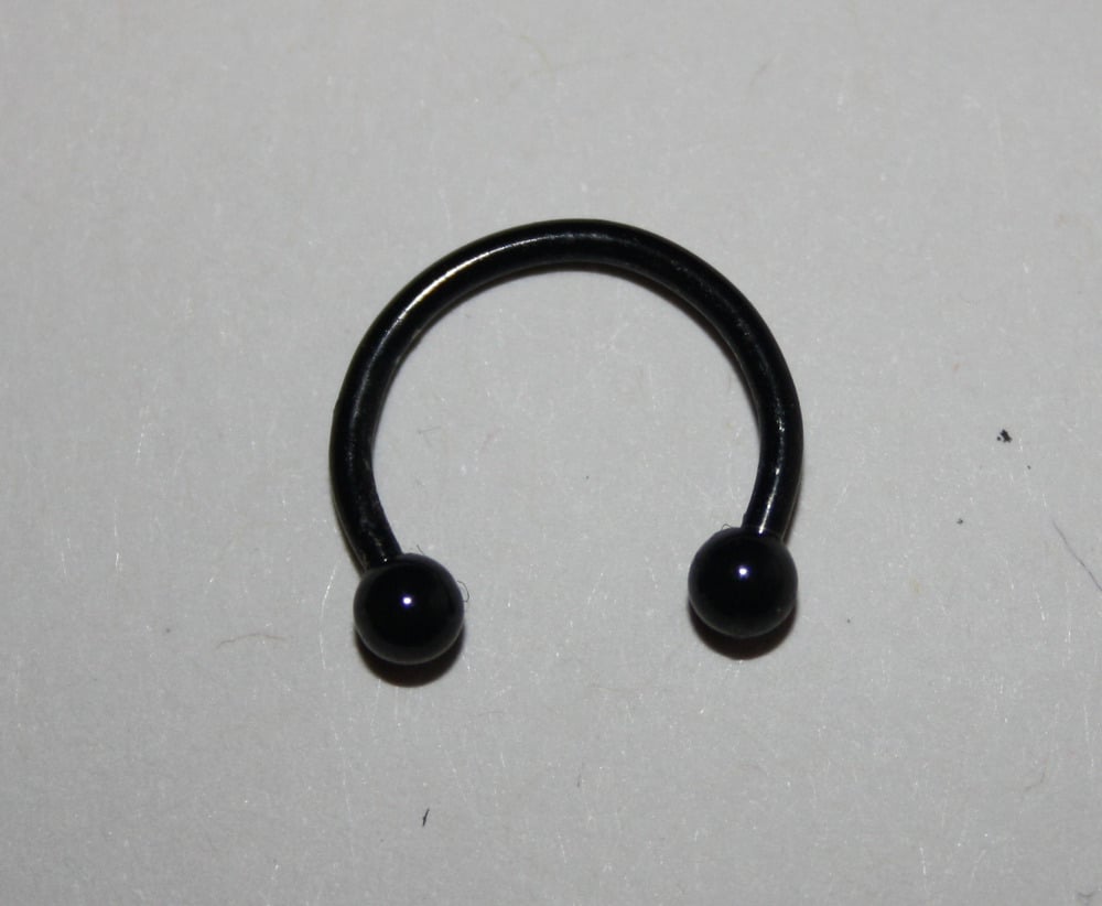 Black septum deals horseshoe