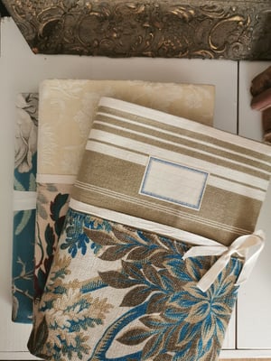 Image of Cahiers bleus {prix unitaire, à partir de}