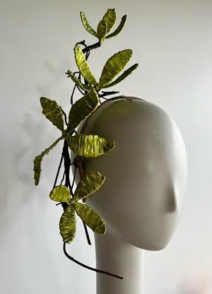 Image of Chartreuse raffia flowers 