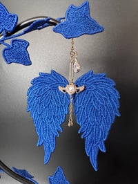 Image 4 of Blue Angel Wing Ivy Suncatcher