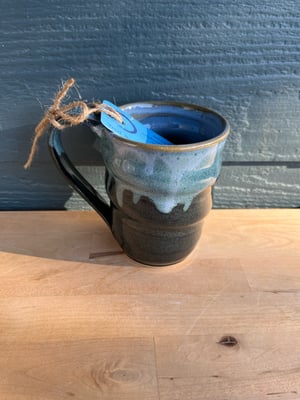 Image of M41 Larger, tall medium mug black with blue inside 