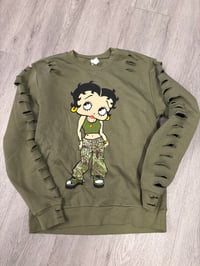Small Betty green destroyed sweatshirt 