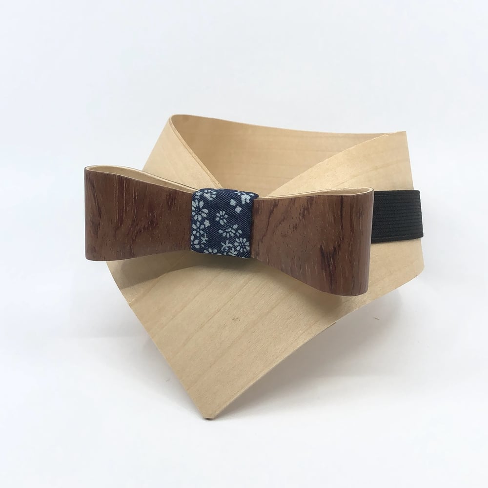 Image of Noeud Papillon En Bois - Bubinga / Jeans Fleurs