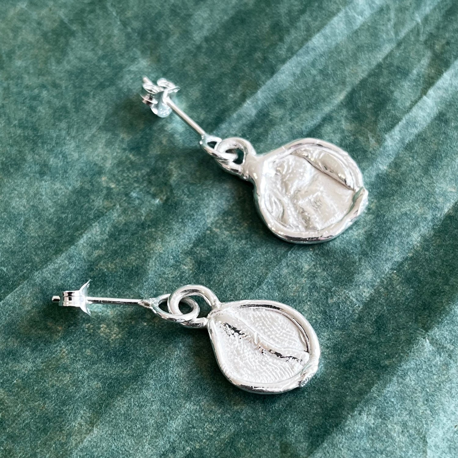 Image of Uisce Drip Drop Earrings