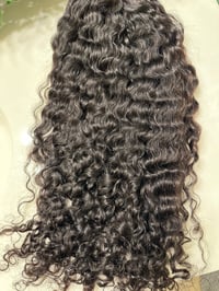 Image 2 of 18 inch DEEP WAVE 13x6 LACE FRONT WIG with LOOSE CURLY EDGES 