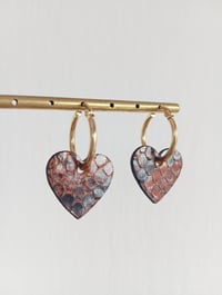 Image 2 of Créoles "Joli cœur" en cuir exotique 