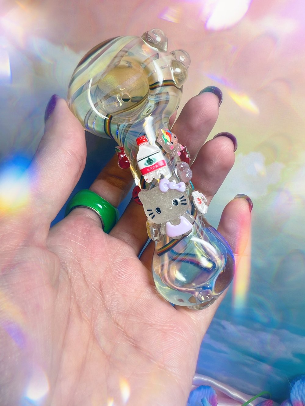 Hello kitty glow 🥤 pop pipe