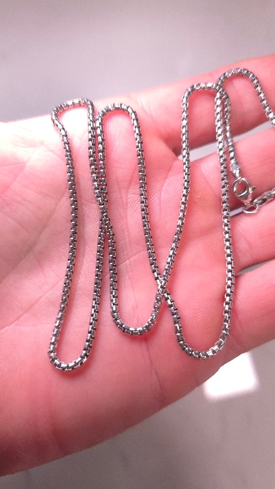 Image of Rounded box chain necklace 