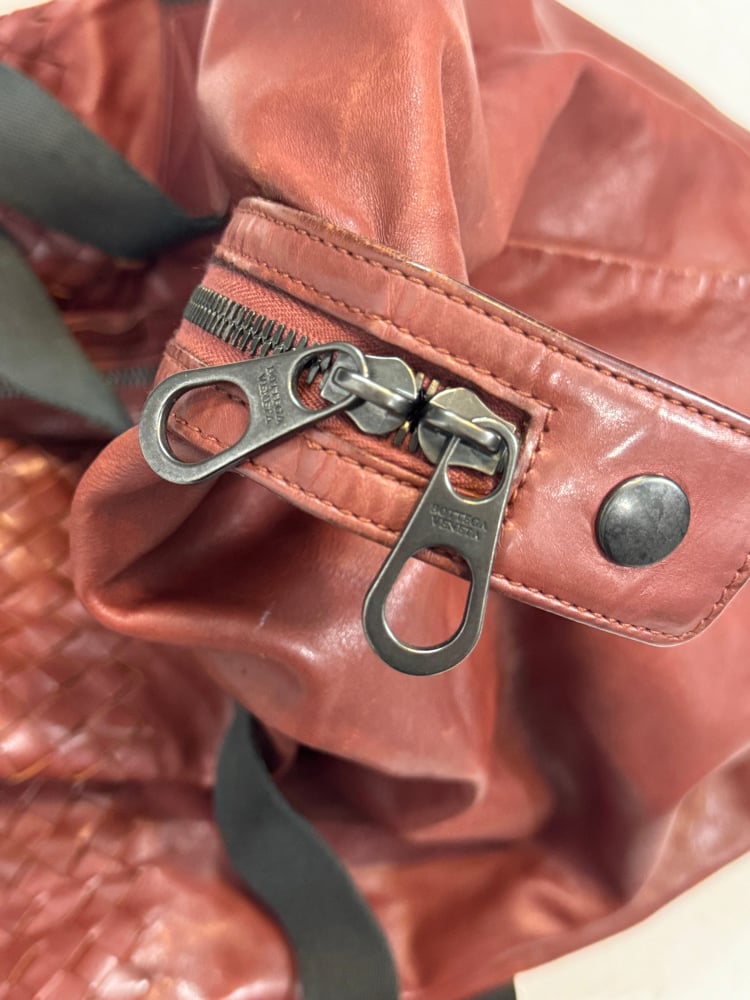 Image of Bottega Veneta Intrecciato Boston Bag