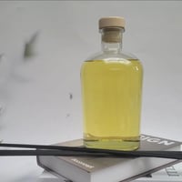 Image 2 of Large Reed Diffuser 