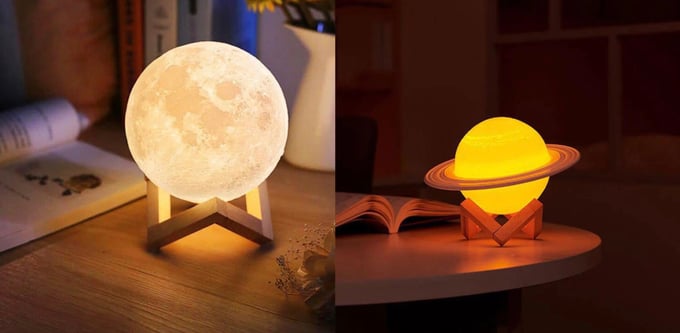 Image of Moon or Saturn Lamp