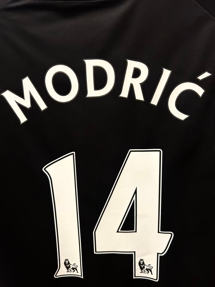 Image of PRE ORDER: Tottenham Hotspur “MODRIĆ 14” 2008/09 Third Shirt + PL patches (XXL)