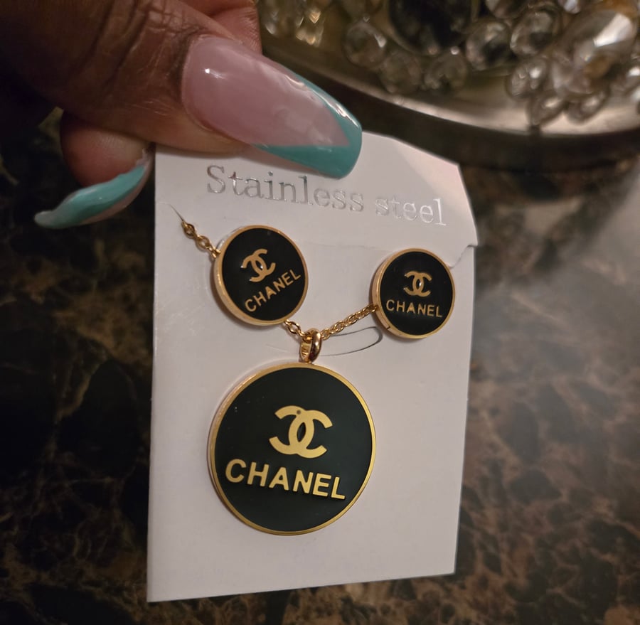 Image of Black and Gold set