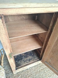 Image 4 of Meuble d’appoint en chêne