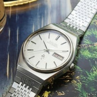 Image 3 of Seiko King Quartz 