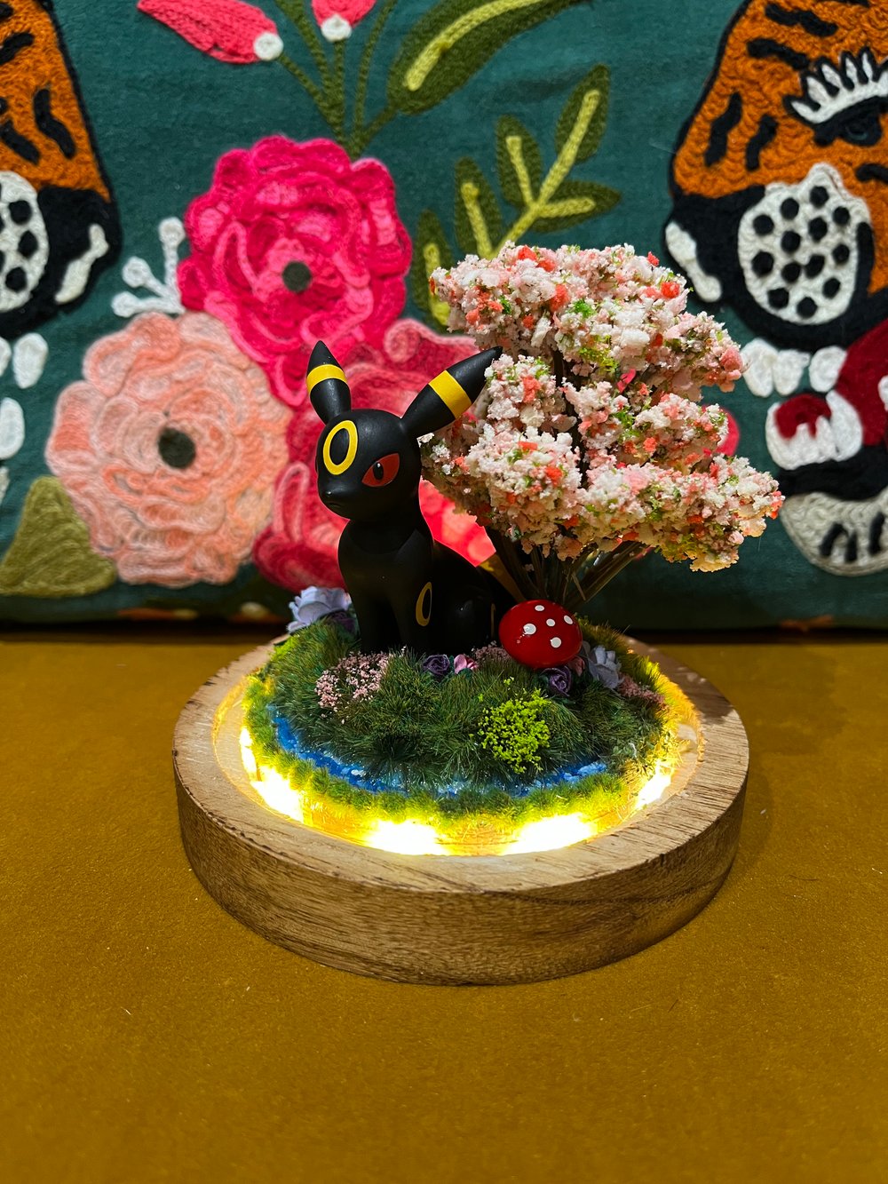 Umbreon Display Dome MADE TO ORDER READ DESCRIPTION 