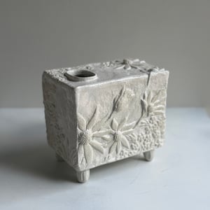 Image of Flannel flower box vase (4231)