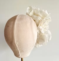 Image 3 of White flower headpiece