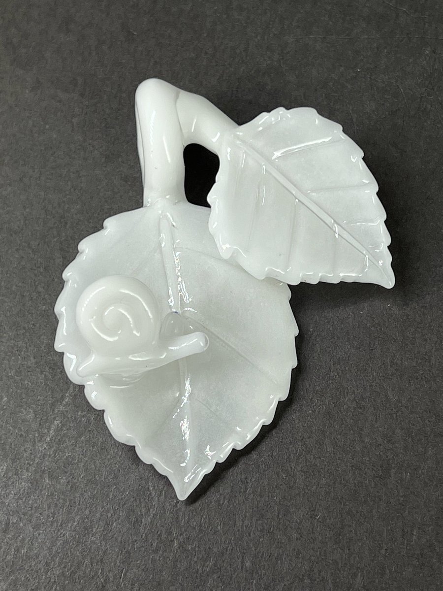 Image of Glowing White Double Leaf Pendant w/ Snail