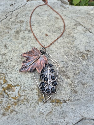 Currant pendant 