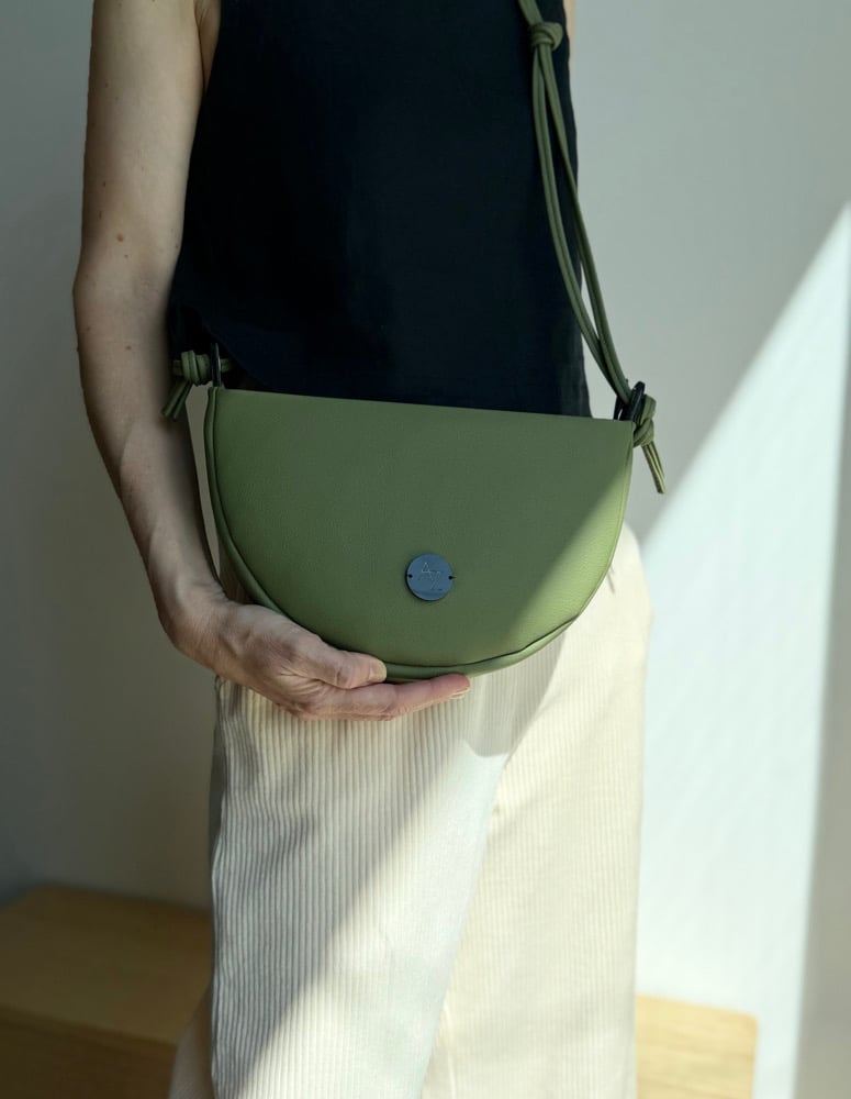 Image of Halfmoon bag Olive Green