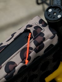 Image 3 of Sacoche top-tube léopard