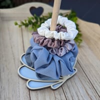 Image 2 of Shell Scrunchie Holder 
