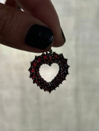 Image 7 of Magnifique pendentif coeur en vermeil ( argent massif plaqué or) et 42 grenats, vintage