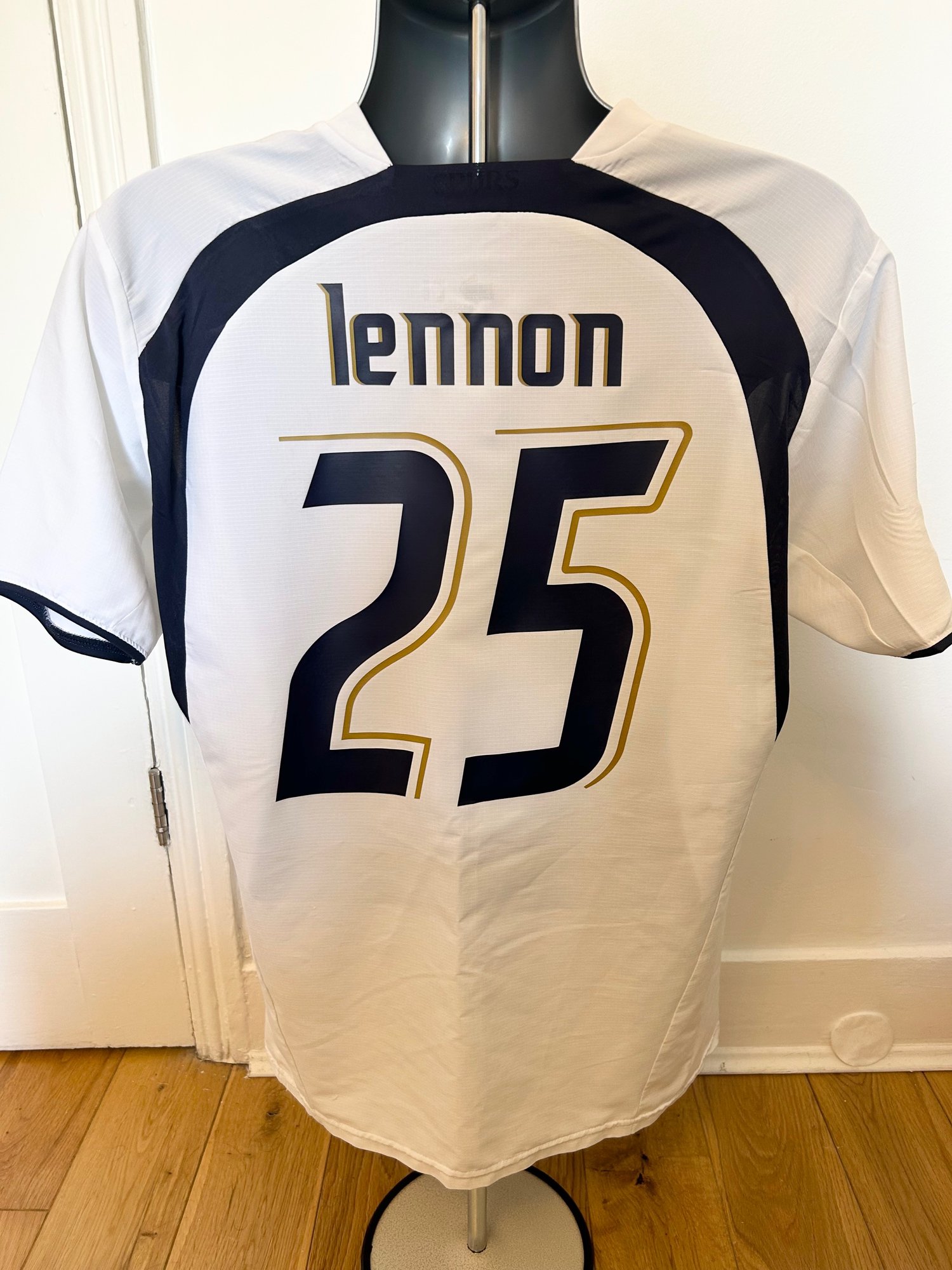 Image of Tottenham Hotspur “LENNON 25” 2006/07 Home Shirt + patch (M)