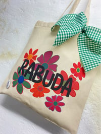 Bolsa Rabuda Flores. Con chapiña e lazo.