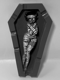 Spooky boo ( ashtray statue ) 