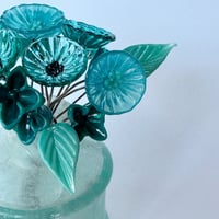 Image 5 of Posy - Green Daisies