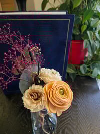 Image 3 of A Center Twist!