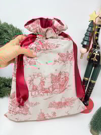 Image 4 of Le Pochon-Cadeau doublé coton toile de Jouy bordeaux