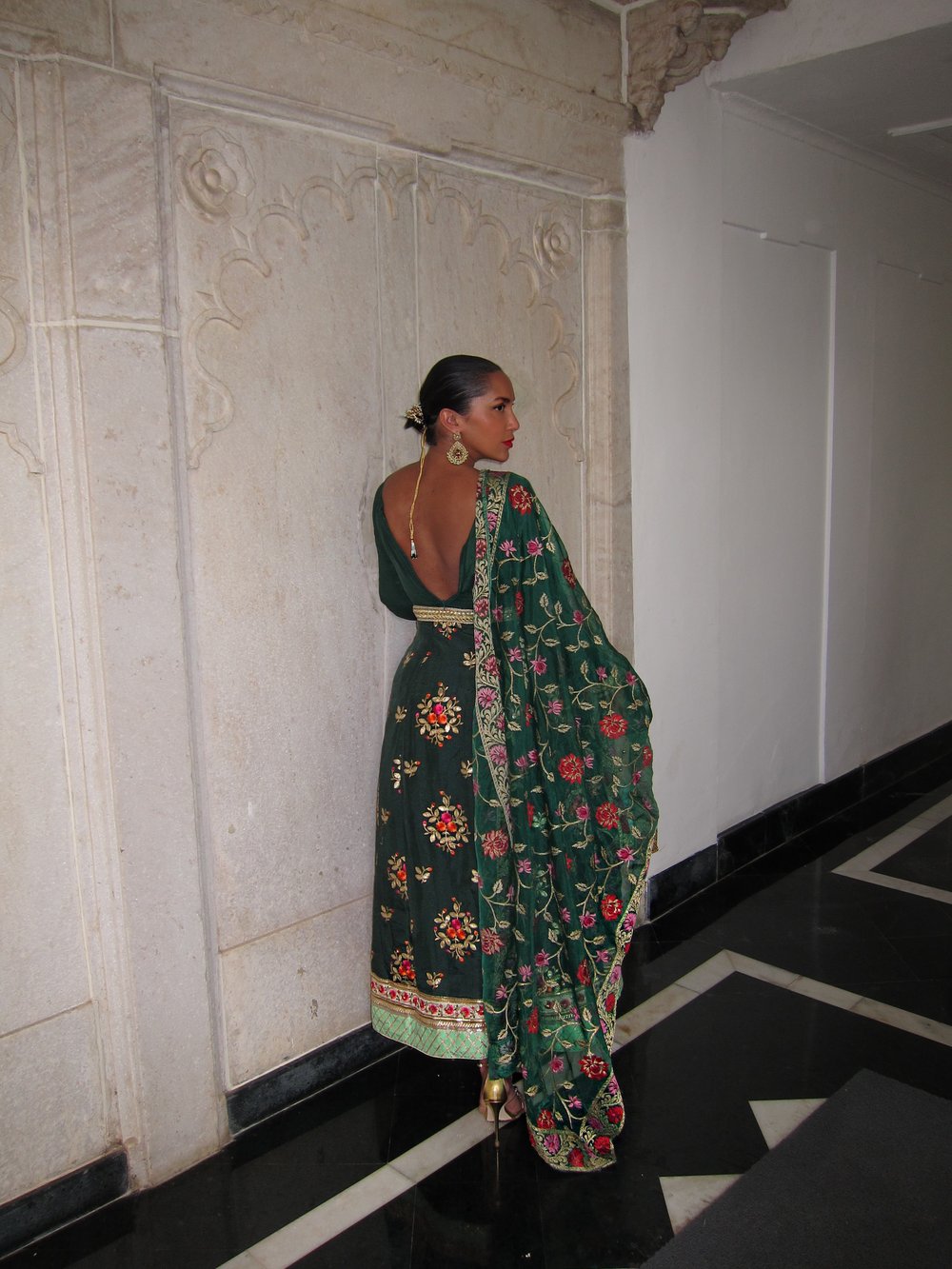 Image of FLORAL EMBROIDERED FLARED SUIT (M/L)