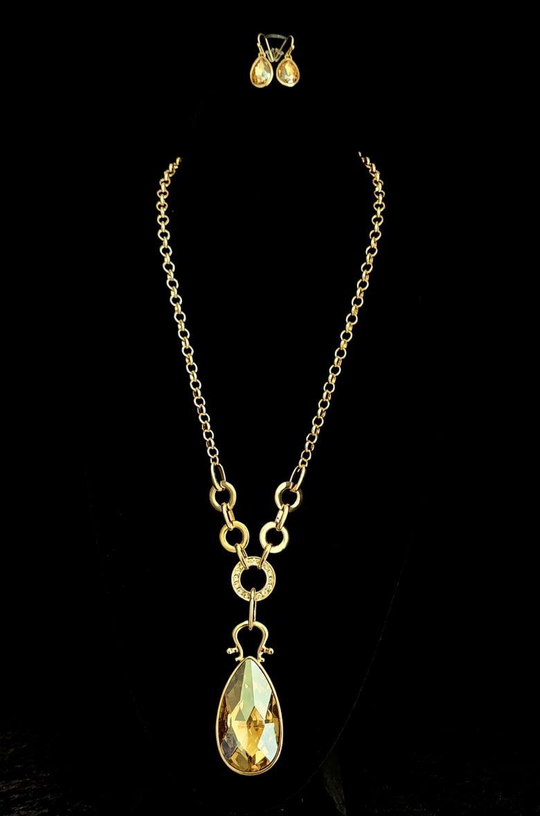 Image of Gold Pendant Necklace Set 