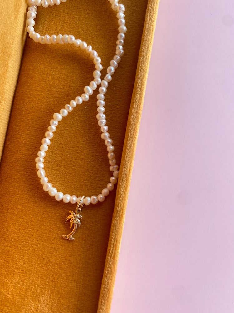 Image of Mini palm pearl necklace 