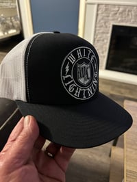 WL-8  snap-back white&black trucker hat new logo