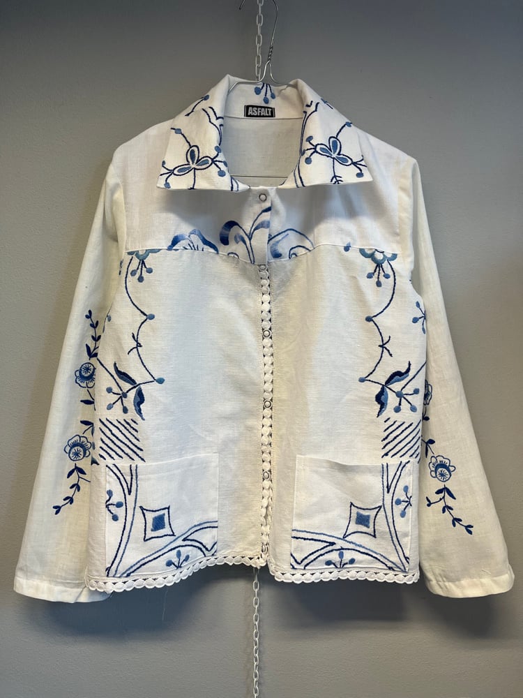 Image of Shirt with blue embroidery (small)