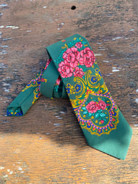 Image 5 of GRAVATA VERDE. Feita a man. 