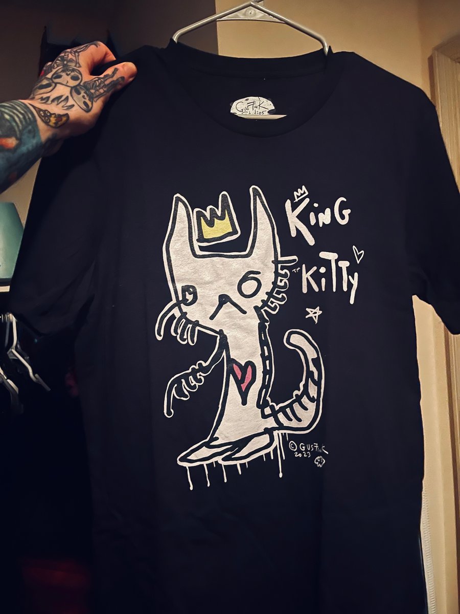 King Kitty tee! Lmk size in note. | Gusfink